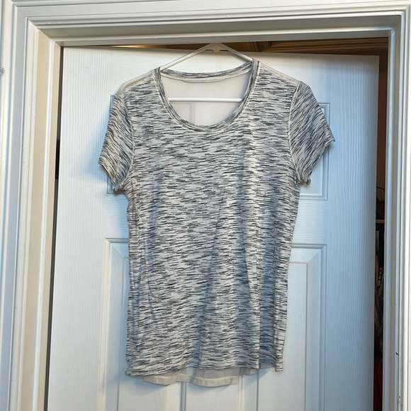 Lululemon workout top - Picture 1 of 5